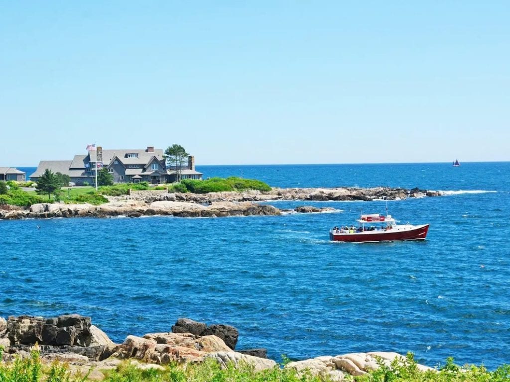 When is Lobster Season in Maine? Trip Plan With These Tips